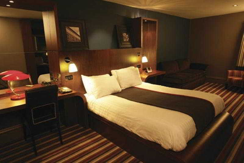 Village Hotel Nottingham بيستون المظهر الخارجي الصورة